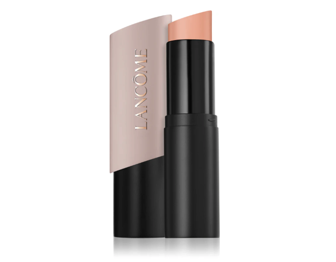 Víceúčelový matný krycí make-up v tyčince Teint Idôle Ultra Wear, Lancôme, 1 249 Kč, prodává Douglas Víceúčelový matný krycí make-up v tyčince Teint Idôle Ultra Wear, Lancôme, 1 249 Kč, prodává Douglas