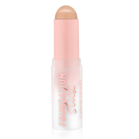 Make-up v tyčince s matným vzhledem Essence, 129 Kč Make-up v tyčince s matným vzhledem Essence, 129 Kč