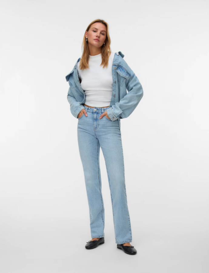 Džíny straight s vysokým pasem Vero Moda, 1 299 Kč Džíny straight s vysokým pasem Vero Moda, 1 299 Kč