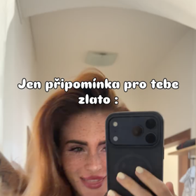 Hejtrům se po útocích na svůj vzhled vysmála do obličeje.