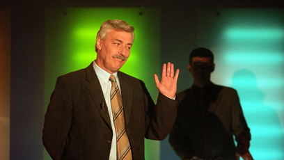 FOTO: Jan Rosák jako moderátor v pořadu Riskuj!.