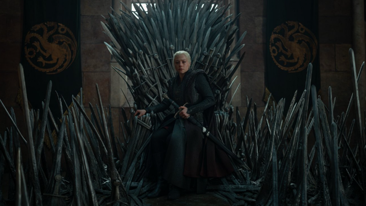 Emma D'Arcy jako královna Rhaenyra ve třetí řadě seriálu Rod Draka.