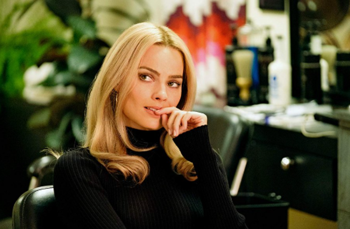 Margot Robbie je krásná.