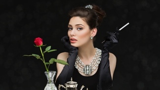 Tabák v popkultuře: dýmka Sherlocka Holmese, špička Audrey Hepburn i kovboj jsou už minulostí Tabák v popkultuře: dýmka Sherlocka Holmese, špička Audrey Hepburn i kovboj jsou už minulostí