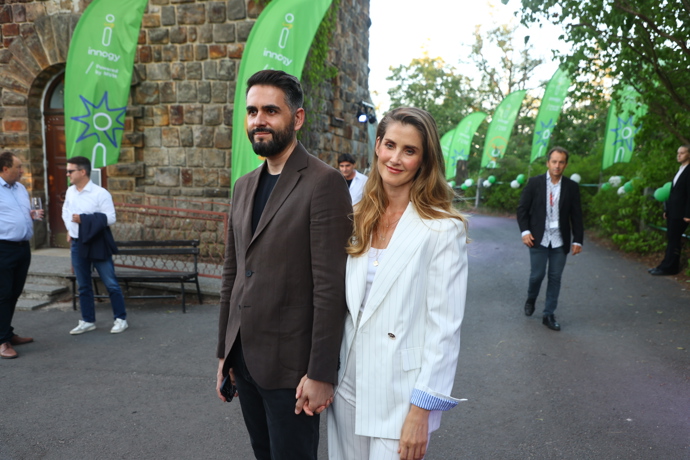 Jana Bernášková s partnerem na Innogy party.