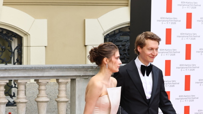 FOTO: Herec Vojtěch Vodochodský s partnerkou.
