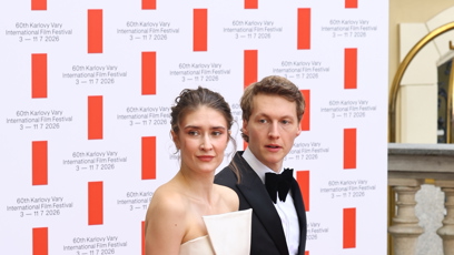 FOTO: Herec Vojtěch Vodochodský s partnerkou.