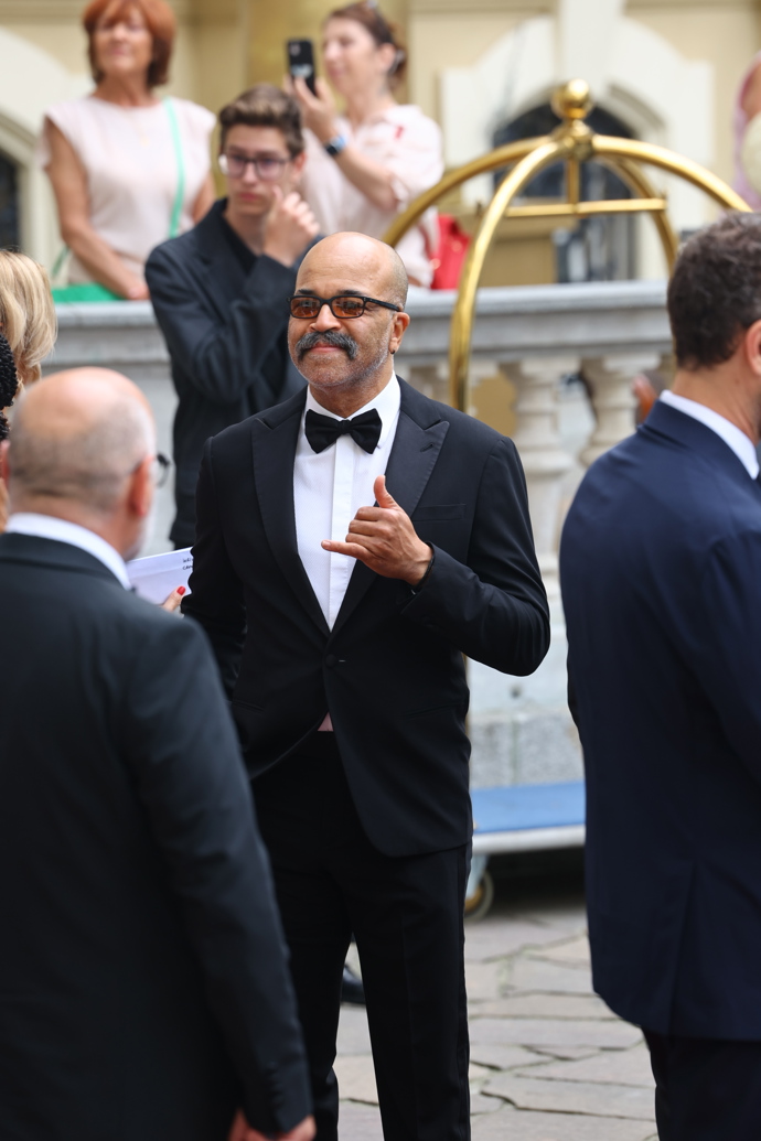 Jeffrey Wright odjíždí k Thermalu.