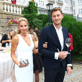 Tereza Barošová s partnerem na Progresus party.