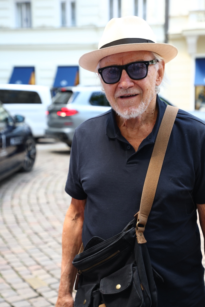 Harvey Keitel pžřiletěl do Karlových Varů.