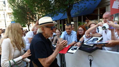 FOTO: Harvey Keitel se podeúisoval fanouškům.