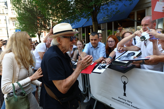 Harvey Keitel se podeúisoval fanouškům.