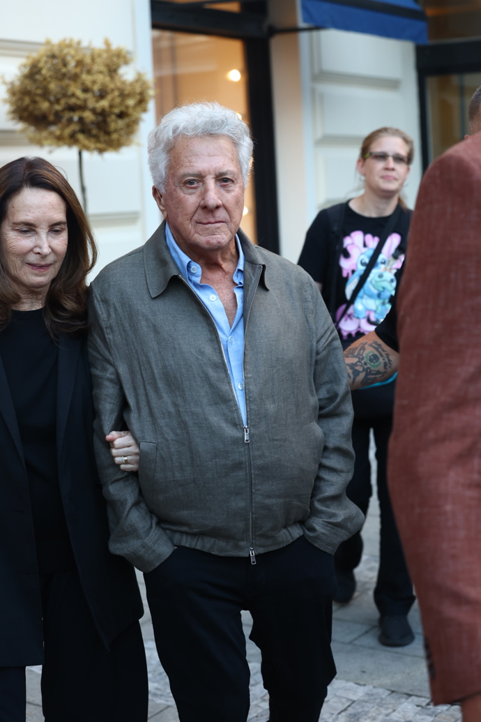 Legendární herec Dustin Hoffman opustil Pupp a vyrazil do města.