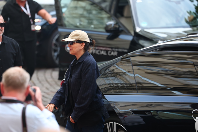 Francouzská herečka Juliette Binoche dorazila do Varů.