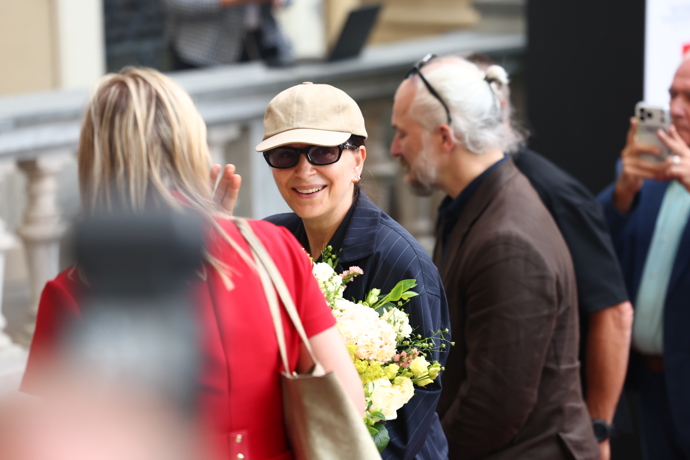Francouzská herečka Juliette Binoche dorazila do Varů.
