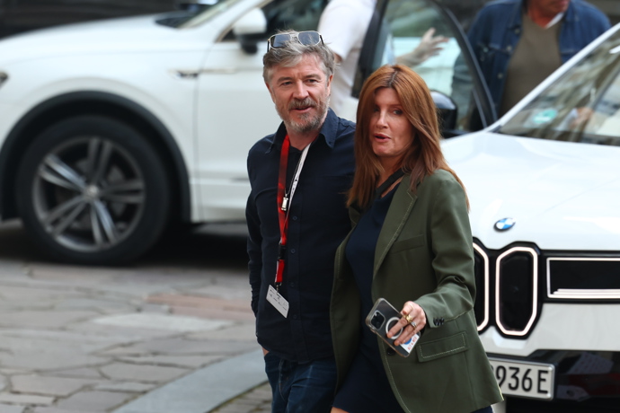  Barry Ward a Sharon Horgan přijeli do Varů.