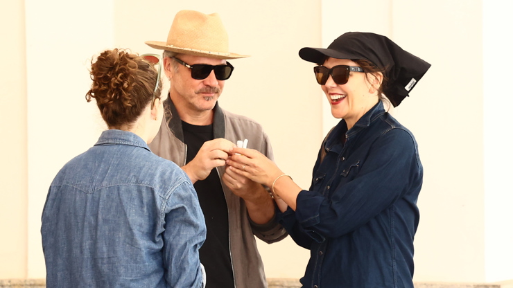 Maggie Gyllenhaal spolu s Peterem Sarsgaardem ochutnávali místní prameny.