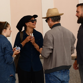 Americká herečka Maggie Gyllenhaal si vychutnala atmosféru lázeňského města i místní prameny.