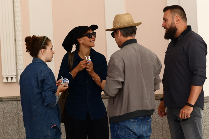 Americká herečka Maggie Gyllenhaal si vychutnala atmosféru lázeňského města i místní prameny.