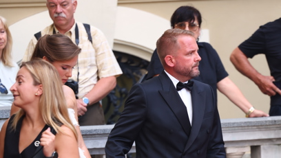 FOTO: Libor Bouček odjíždí od Puppu ruku v ruce se svou ženou.