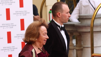 FOTO: Livia Klausová čeká na odvoz k Thermalu.