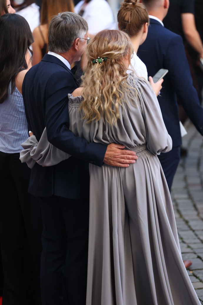 Kateřina Žbirková po boku Hynka Chudárka .