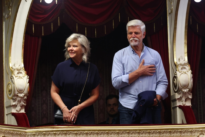 Prezident Petr Pavel a Eva Pavlová si potlesku vážili.