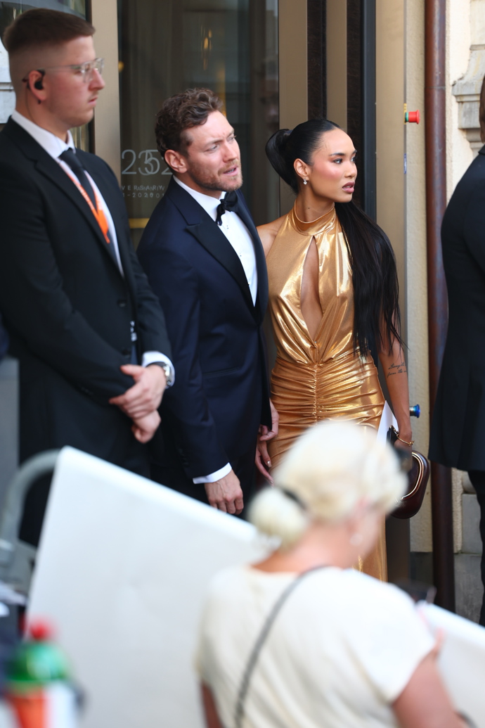 Sarah Vu ve zlatě.