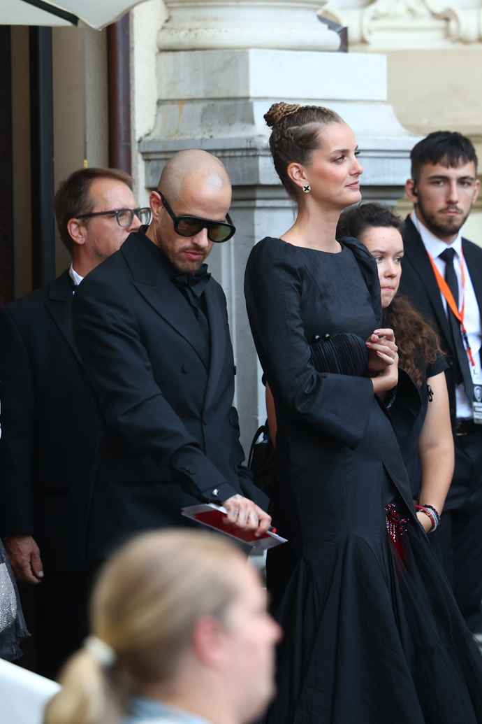 Denisa Dvořáková vynesla šaty právě od Lukáše Macháčka.