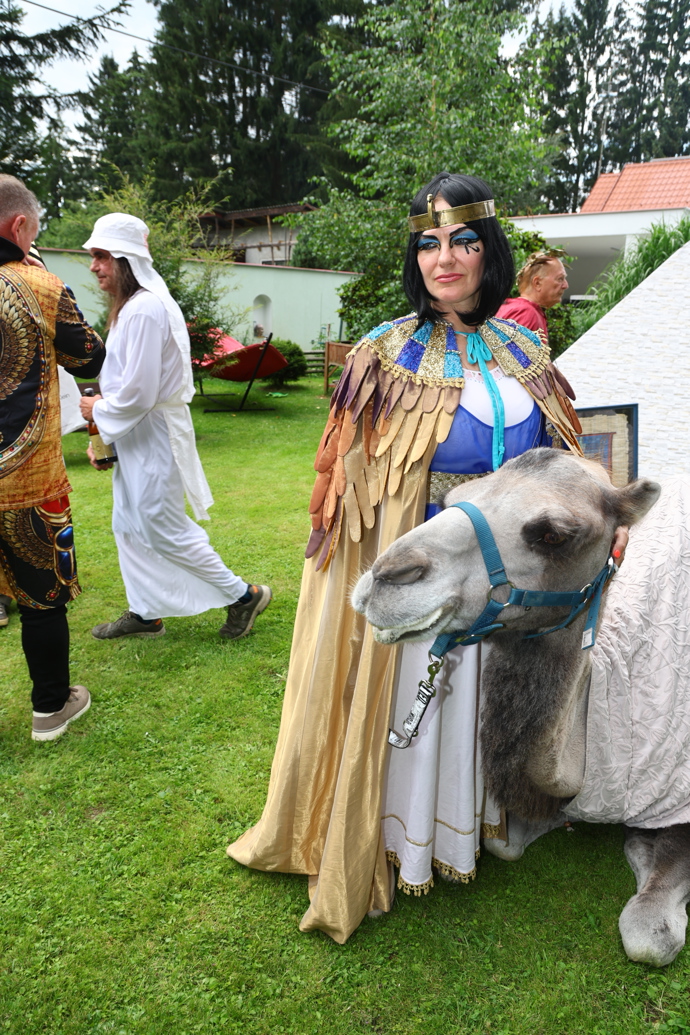 Marta Jandová s velbloudem. 