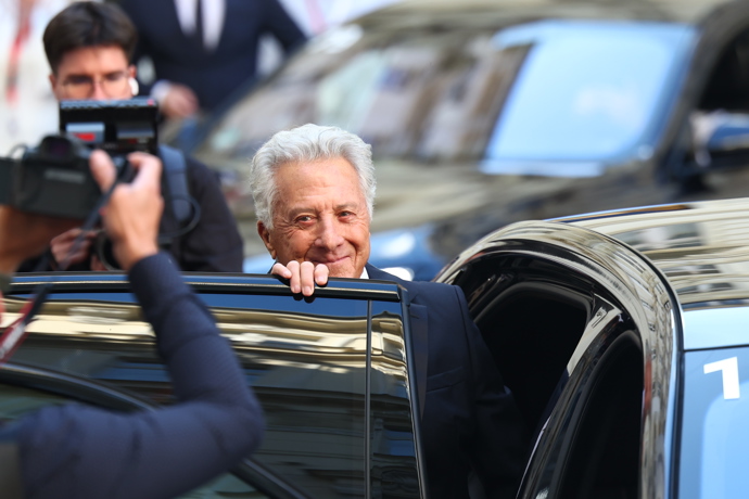 Dustin Hoffman má šibalský úsměv.
