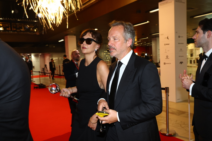 Maggie Gyllenhaal s manželem Peterem Sarsgaardem.