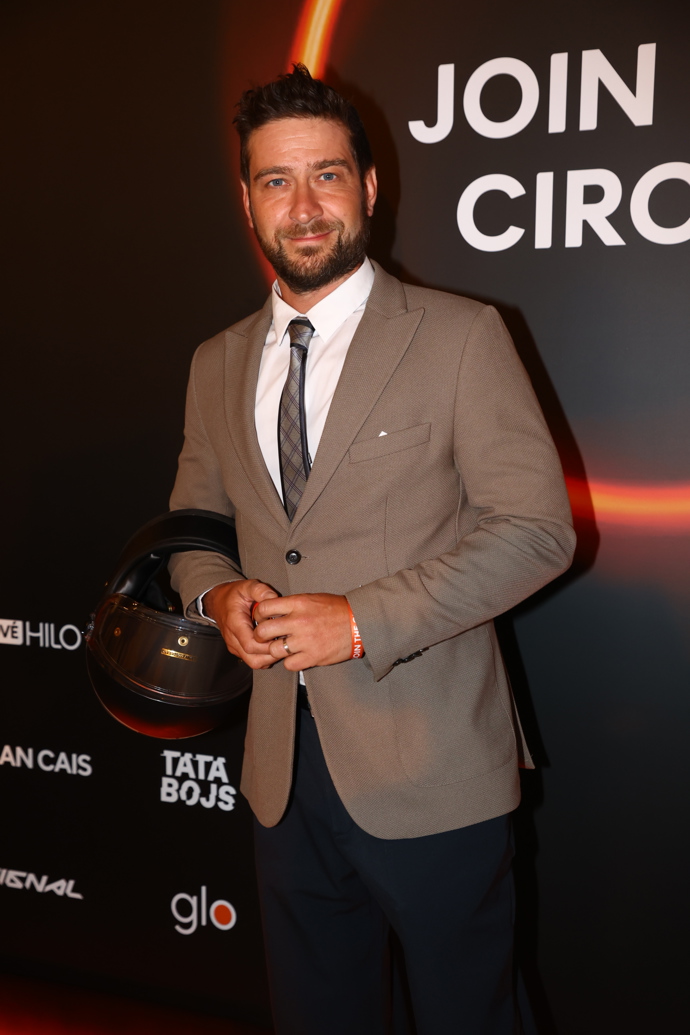 Marek Němec jezdí na motorce.