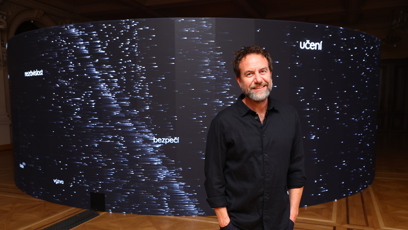 FOTO: Milan Cais připravuje dílo pro letošní 14. ročník Signal Festivalu.