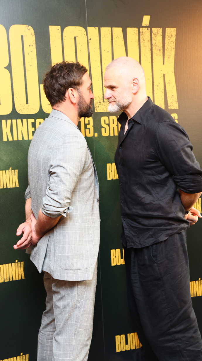 Ján Jackuliak a Milan Ondrík předvedli staredown.