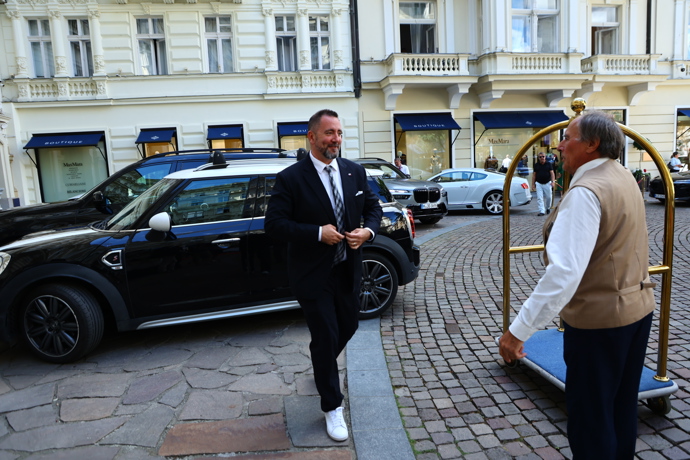 Ministr Igor Červený v Karlových Varech.