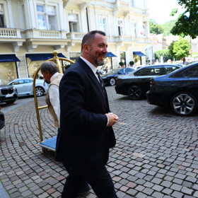 Ministr Igor Červený ve Varech.