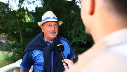 FOTO: Antonín Panenka na oslavě Petra Jandy.