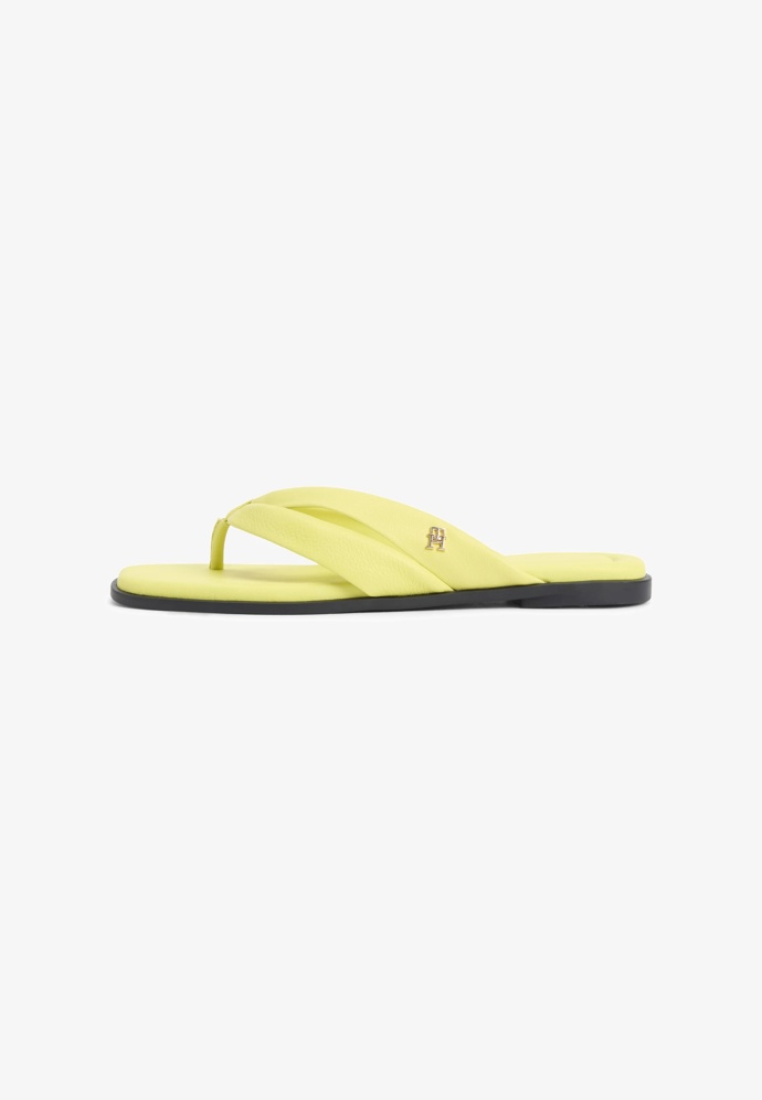 Tommy Hilfiger, 2290 Kč, zalando.cz