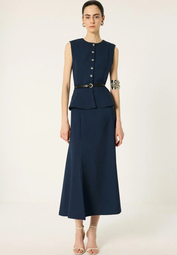 Set vesty a midi sukně Touché Privé, 2 421 Kč, prodává Zalando