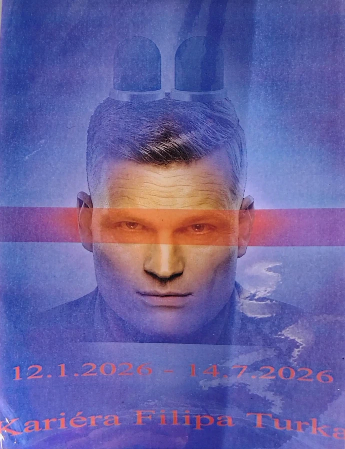 Detail na plakátek u značky. 