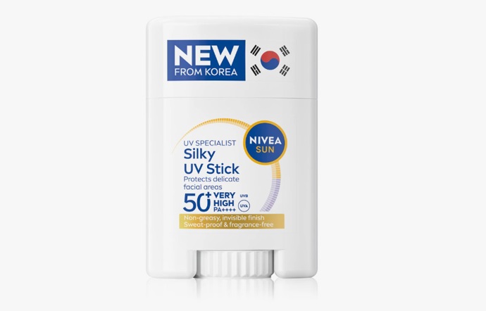 Pigmentové skvrny jako letní strašák pro ženy 50+: SPF krémy jsou základ, pomůže ale prevence a další triky