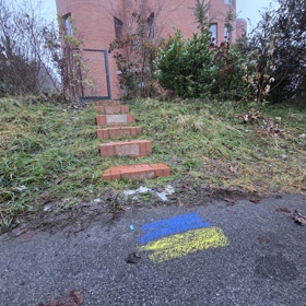 Kvůli těmto malůvkám policie utrácela statisíce korun z kapes daňových poplatníků.