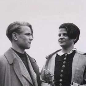 Werner Scholl a Sophie Schollová. Fotografie pořízená Hansem Schollem 22. února 1941 Werner Scholl a Sophie Schollová. Fotografie pořízená Hansem Schollem 22. února 1941