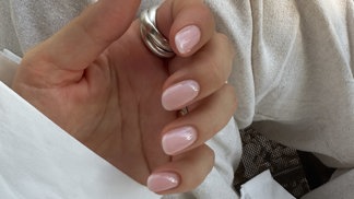 Neviditelná francouzská manikúra je trendem tohoto léta: Nehty podle influencerky Alex Fráňové musíte vyzkoušet Neviditelná francouzská manikúra je trendem tohoto léta: Nehty podle influencerky Alex Fráňové musíte vyzkoušet