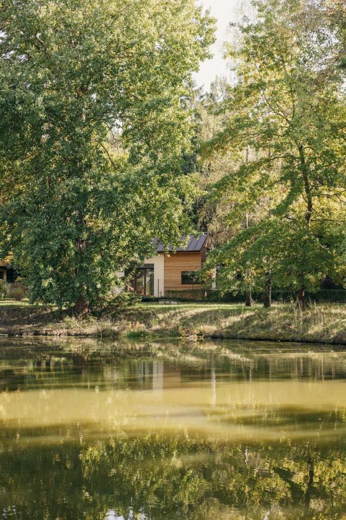 Skandinávské hygge u Písku: Tiny Vacation nabízí design, pohodlí i pořádnou dávku přírody na pouhých 26 metrech čtverečních