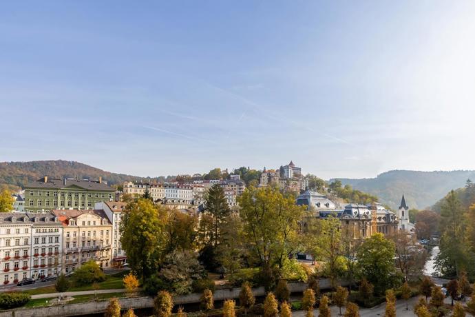 Grandhotel Pupp: Hotel, který dal Karlovým Varům tvář. Už více než tři století vítá krále, hvězdy i filmové legendy Grandhotel Pupp: Hotel, který dal Karlovým Varům tvář. Už více než tři století vítá krále, hvězdy i filmové legendy