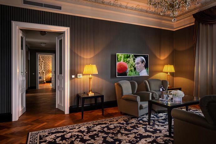Grandhotel Pupp: Hotel, který dal Karlovým Varům tvář. Už více než tři století vítá krále, hvězdy i filmové legendy Grandhotel Pupp: Hotel, který dal Karlovým Varům tvář. Už více než tři století vítá krále, hvězdy i filmové legendy