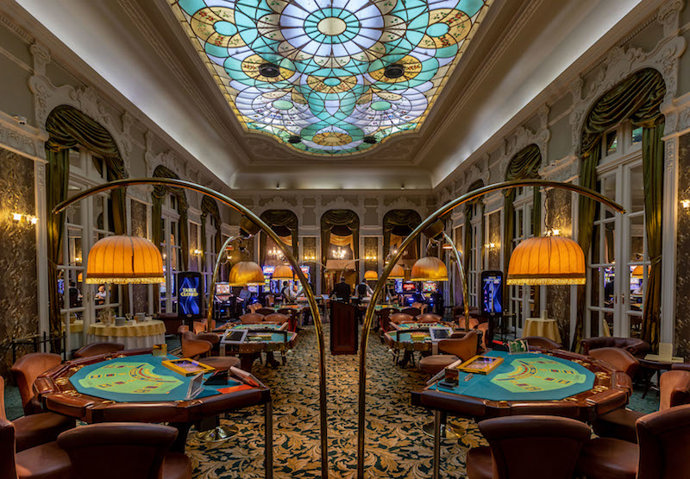 Grandhotel Pupp: Hotel, který dal Karlovým Varům tvář. Už více než tři století vítá krále, hvězdy i filmové legendy Grandhotel Pupp: Hotel, který dal Karlovým Varům tvář. Už více než tři století vítá krále, hvězdy i filmové legendy