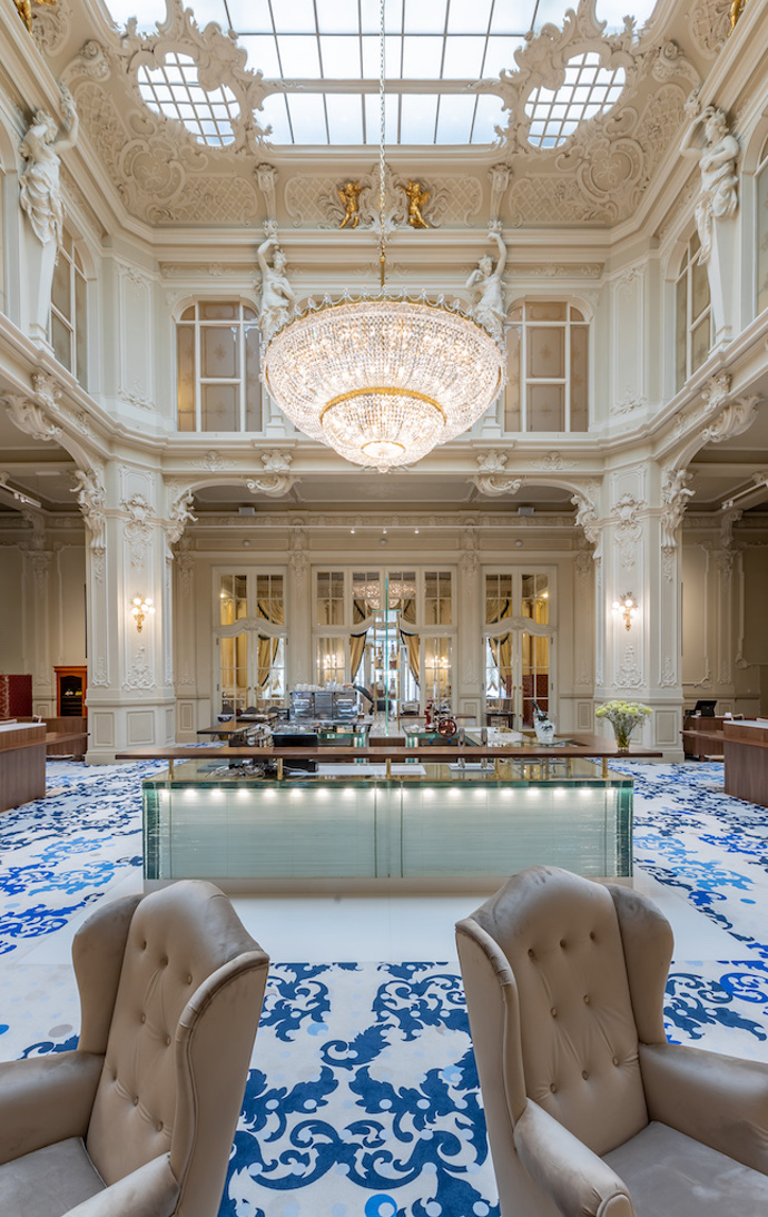 Grandhotel Pupp: Hotel, který dal Karlovým Varům tvář. Už více než tři století vítá krále, hvězdy i filmové legendy Grandhotel Pupp: Hotel, který dal Karlovým Varům tvář. Už více než tři století vítá krále, hvězdy i filmové legendy